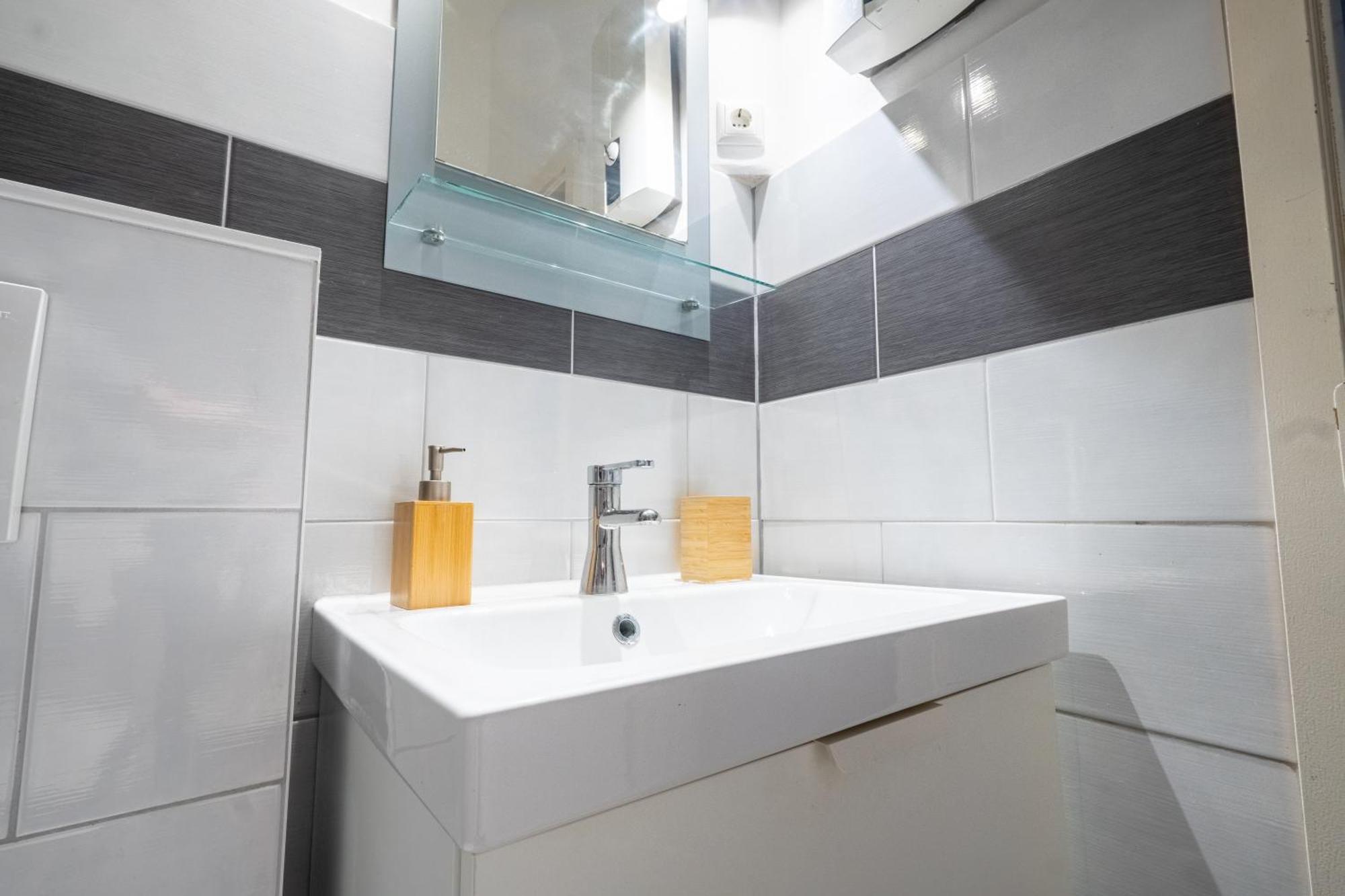 Grosses Apartment Mit 2 Balkonen Zentral Am Nordertor เฟลนส์บวร์ก ภายนอก รูปภาพ