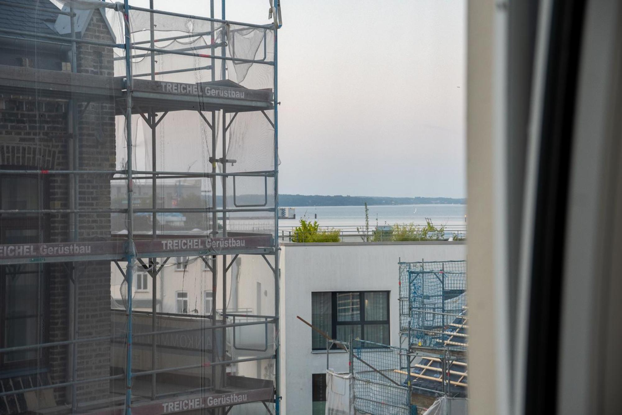 Grosses Apartment Mit 2 Balkonen Zentral Am Nordertor เฟลนส์บวร์ก ภายนอก รูปภาพ