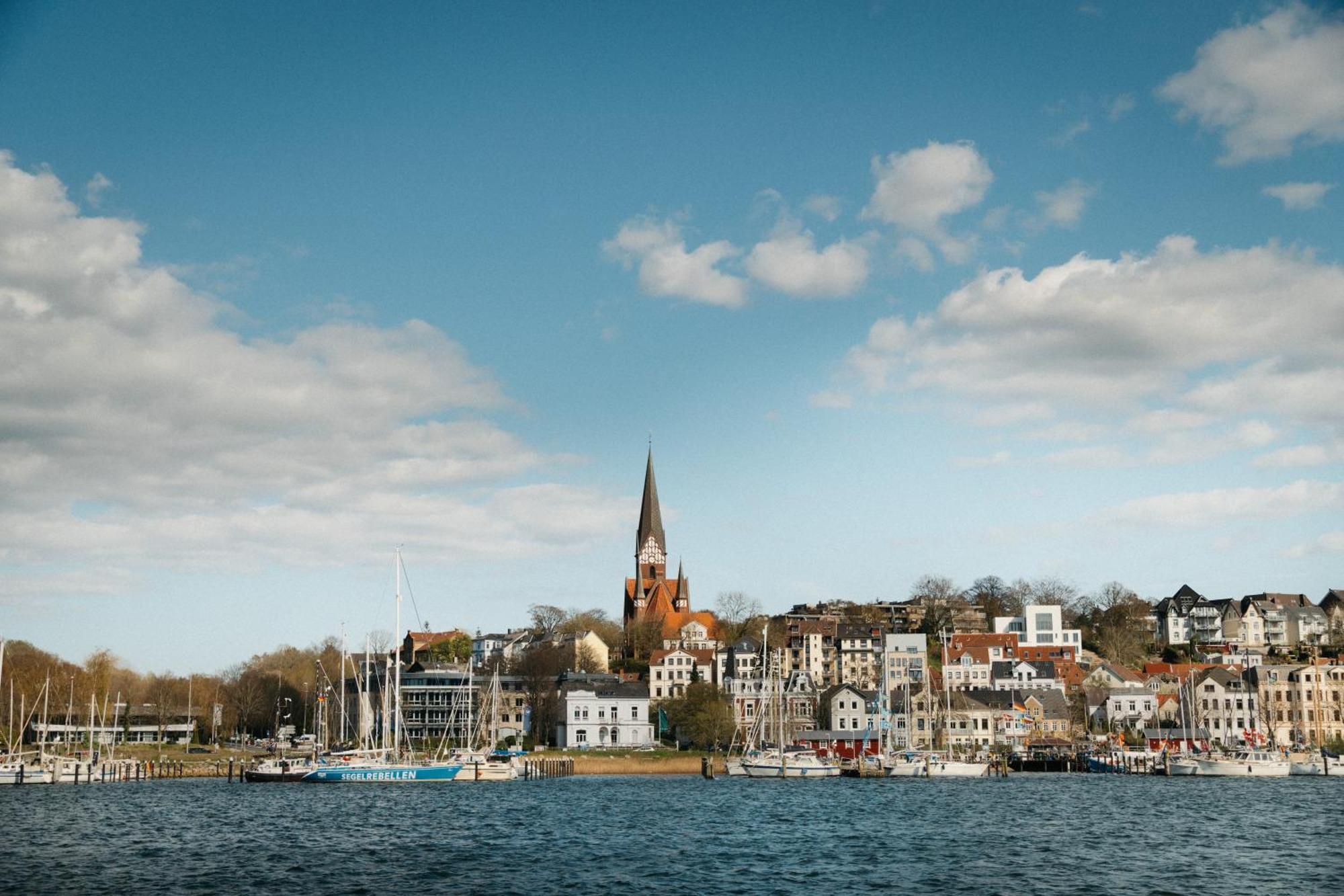 Grosses Apartment Mit 2 Balkonen Zentral Am Nordertor เฟลนส์บวร์ก ภายนอก รูปภาพ