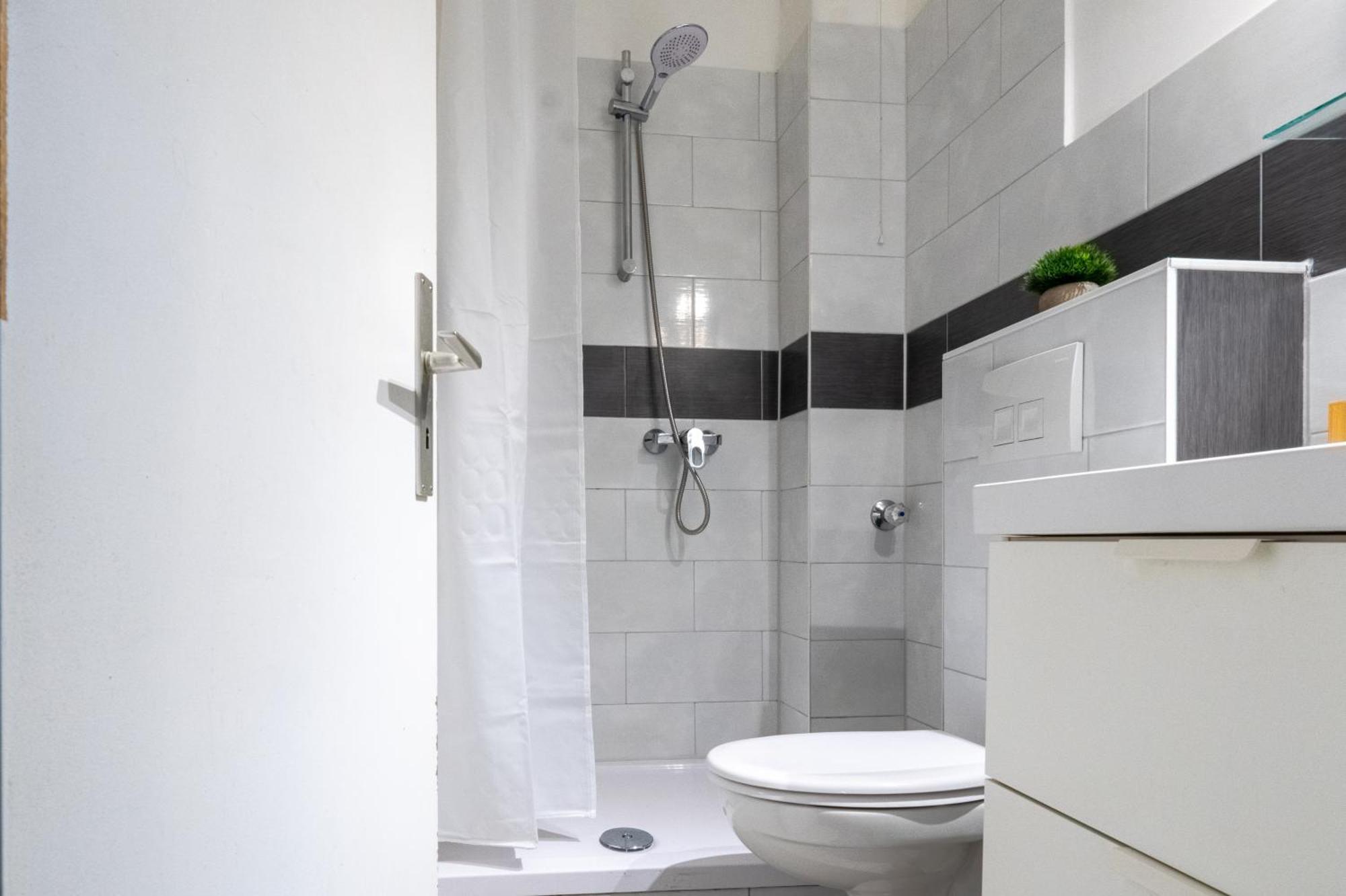 Grosses Apartment Mit 2 Balkonen Zentral Am Nordertor เฟลนส์บวร์ก ภายนอก รูปภาพ